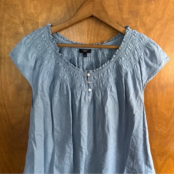 Talbots Large Blue Chambray Smocked Top Boho Cottagecore Fairy Peasant Prairie - Picture 3 of 14